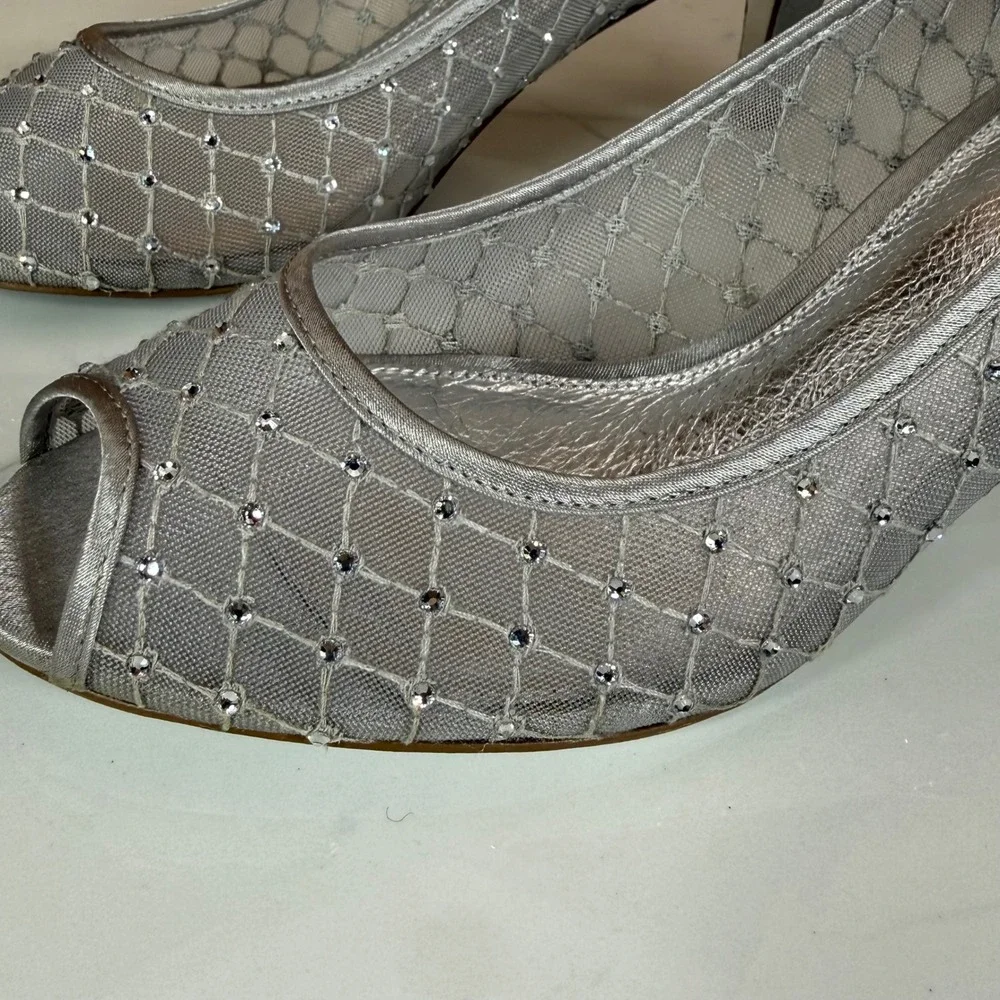 Adrianna Papell Jamie Silver Mesh Rhinestone Peep Toe Kitten Heel Womens 7 M